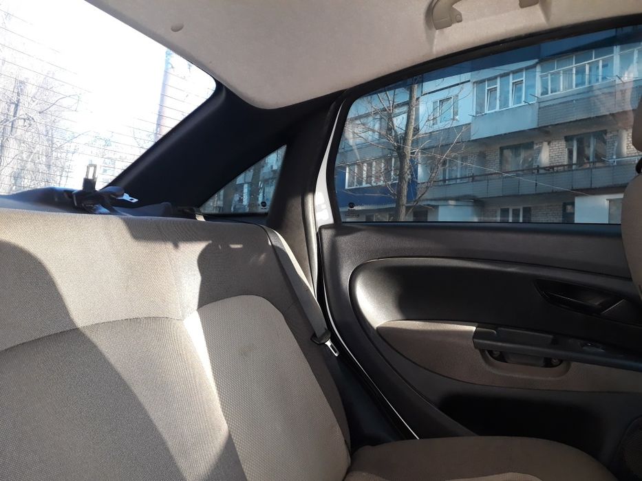 Автомобиль Fiat Linea 1,6 2011 Фиат Линеа