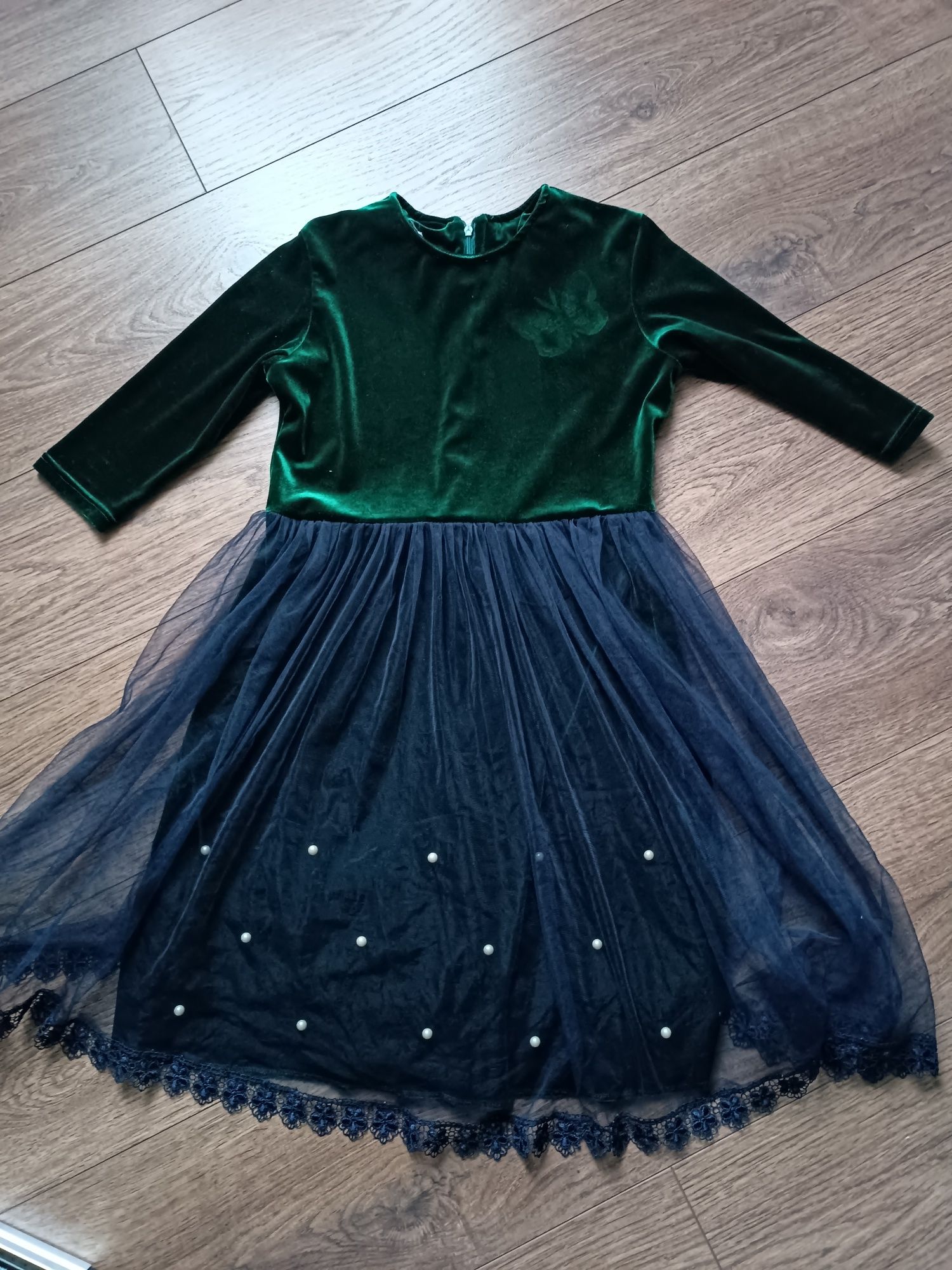 Платье праздничное,темно зелёное ,велюр -фатин на 9-12лет