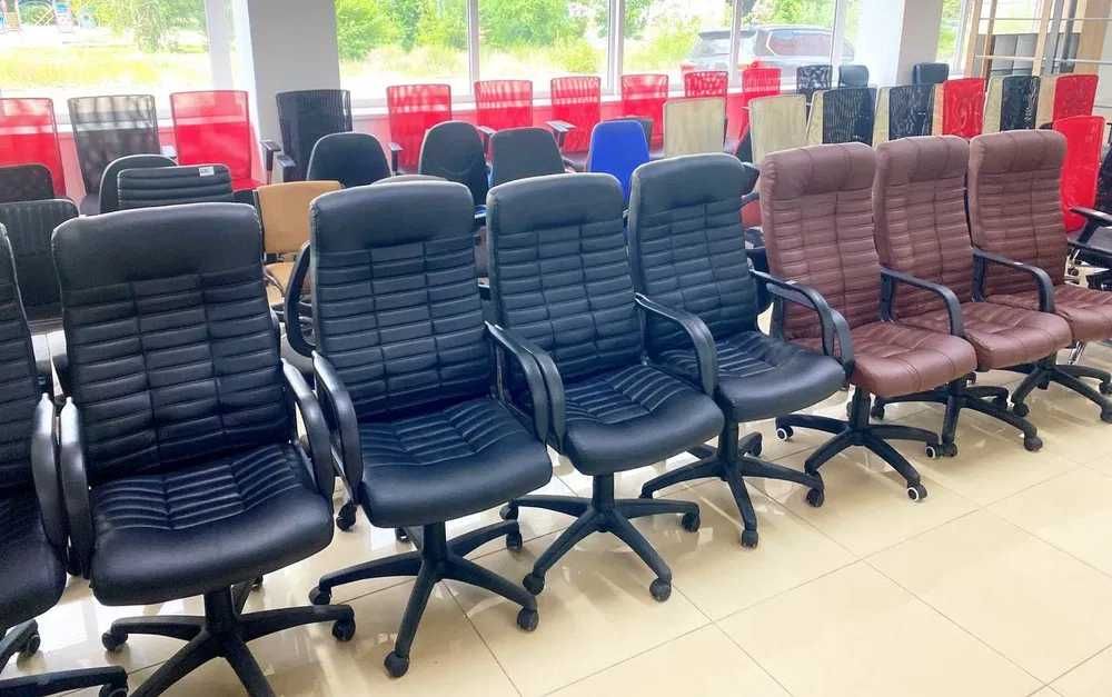 дивани, стільці, крісла, столи, шафи, тумби, сейфи, шухляди