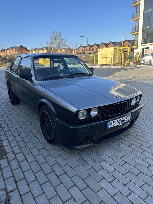 Продам BMW E30 купе