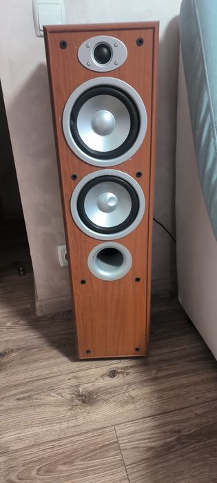 Акустика ,,Jamo,,