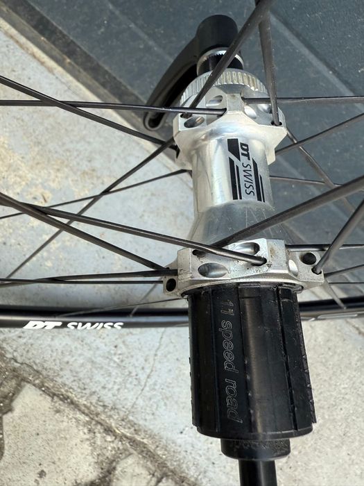 Koła DT Swiss Spline 700c 28” Centerlock Sztywne Osie Shimano Komplet