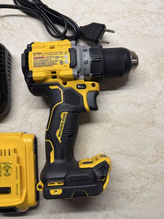 Акумуляторний шуруповерь Dewalt dcd800 комплект