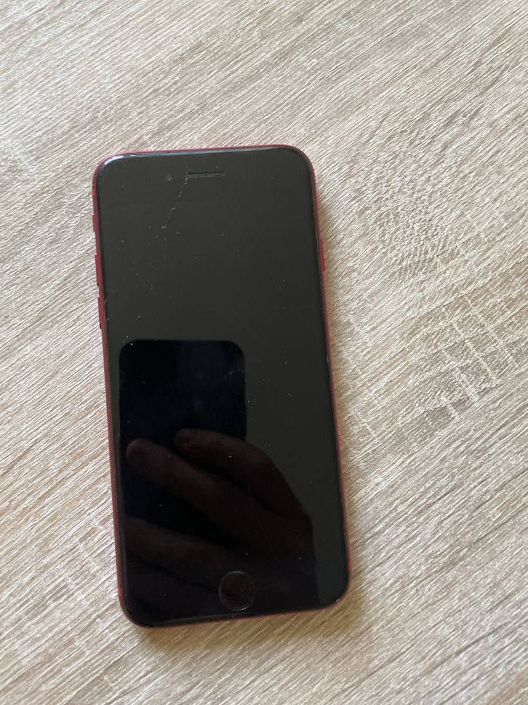 iPhone SE 2020r stan dobry minimalnie zbita szybka (wpłata na konto)