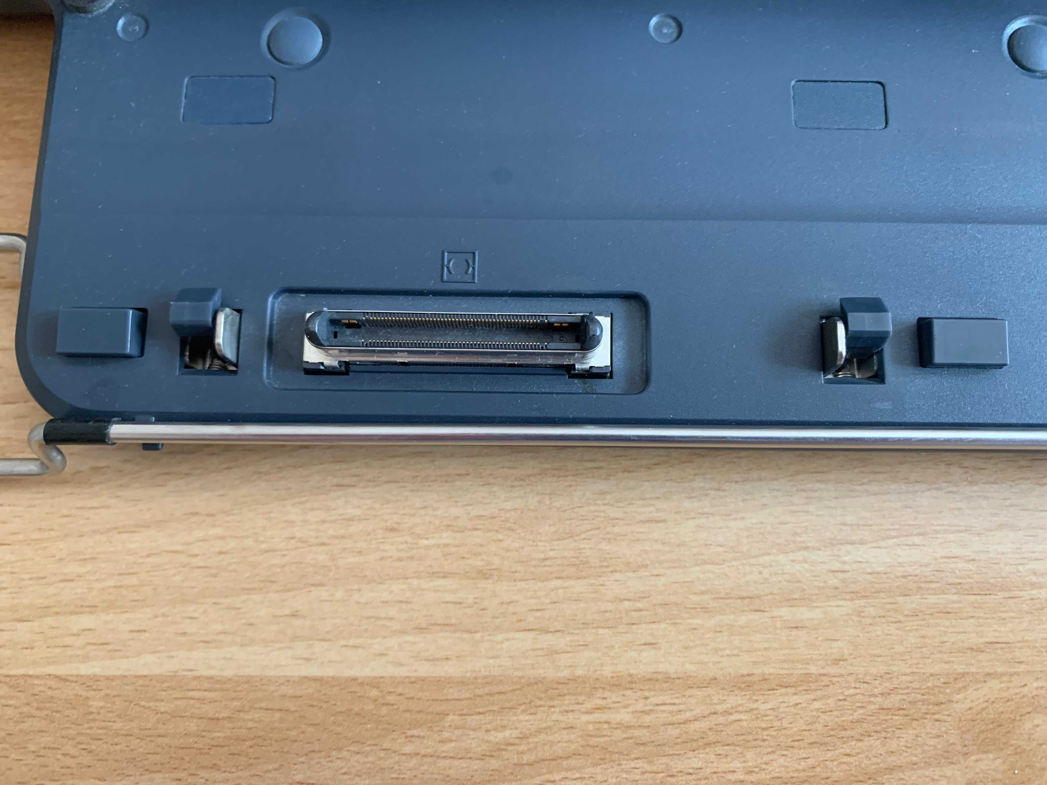 Stacja dokująca do laptopa biznesowego Fujitsu Siemens Lifebook E-8020