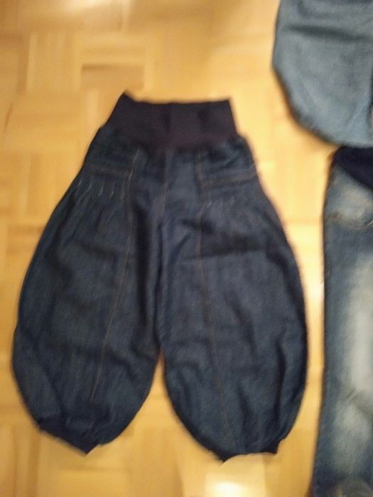 Spodnie ciążowe, jeansy, t-shirt, ubrania ciążowe, rozmiar S