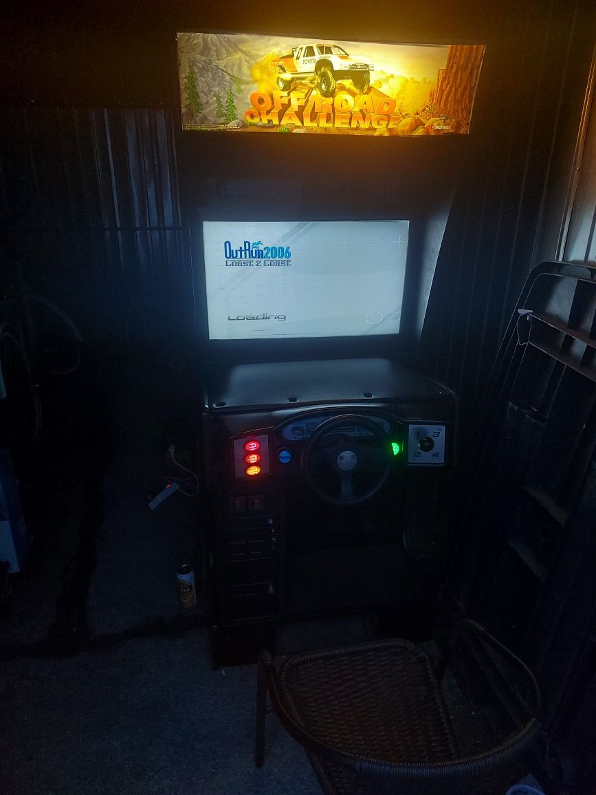 Automat arcade off road challenge