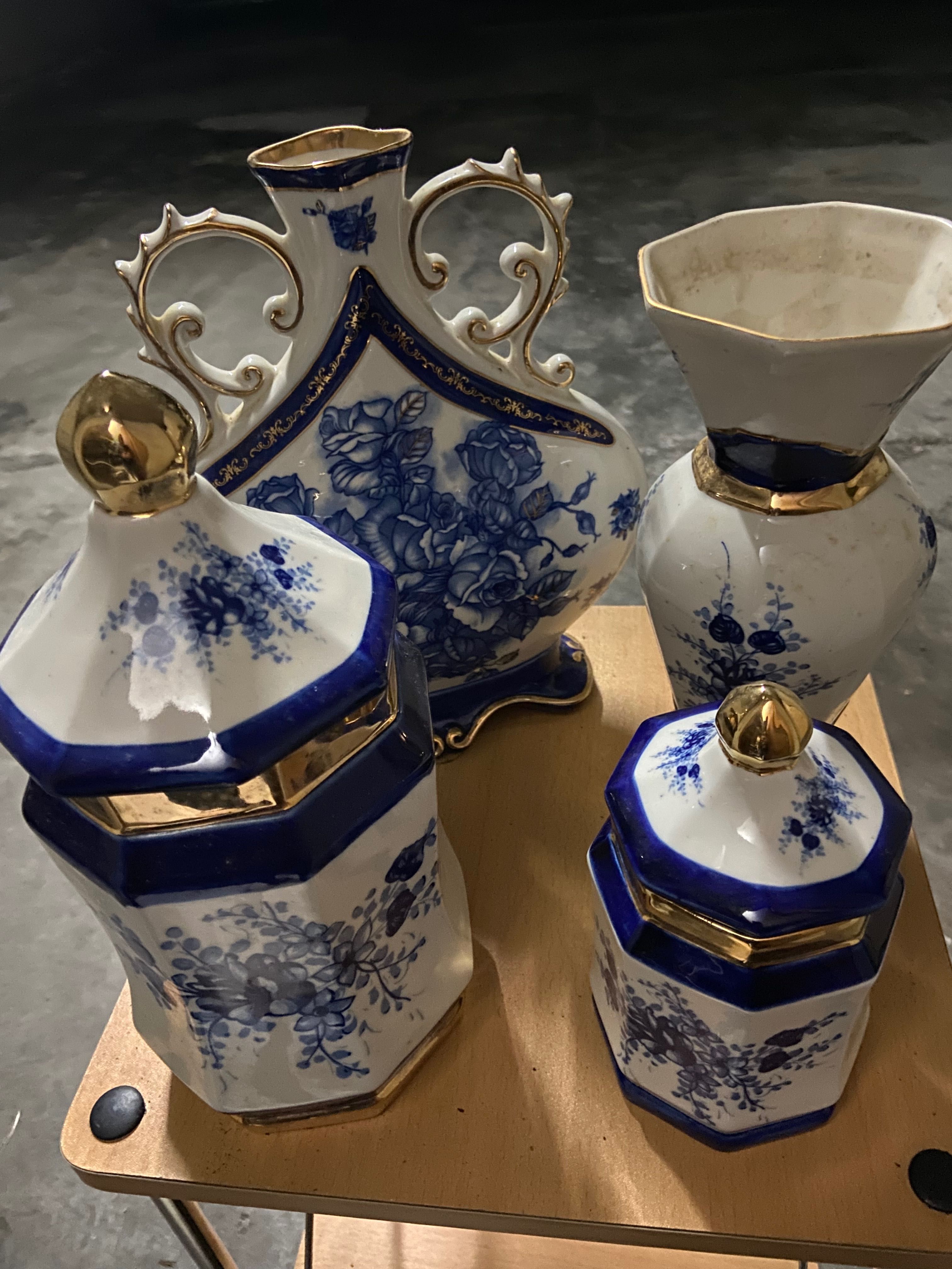 Vendo seis peças de porcelana