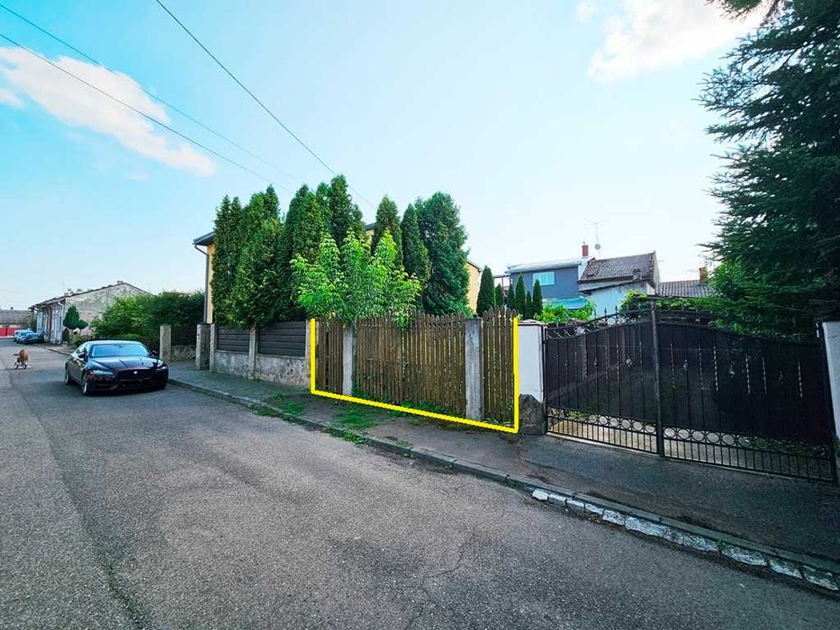 Двокімнатна квартира особнякового типу з окремим подвір'ям...