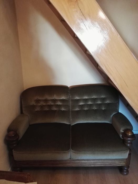 Zielona sofa do gabinetu lub do salonu