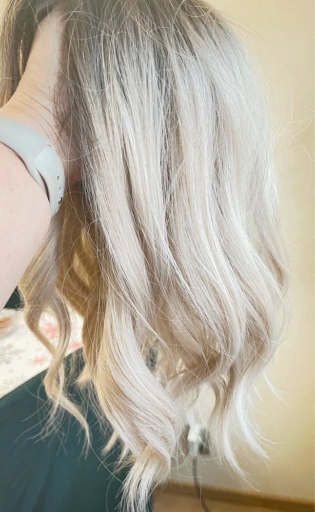 Nowa blond peruka ombre