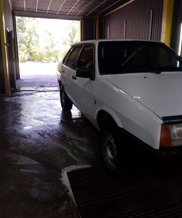 Продам ваз21099 вгарному стани мотор вгарному стани не гнела