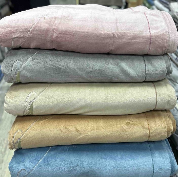 Однотонні мʼякі велюрові комплекти постільна білизна "Monica" Koloco