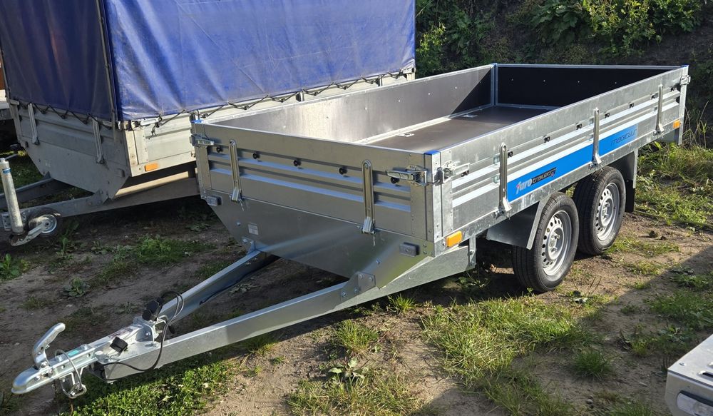 Wynajm przyczeka samochodowa z plandeką laweta z najazdami mocna borty