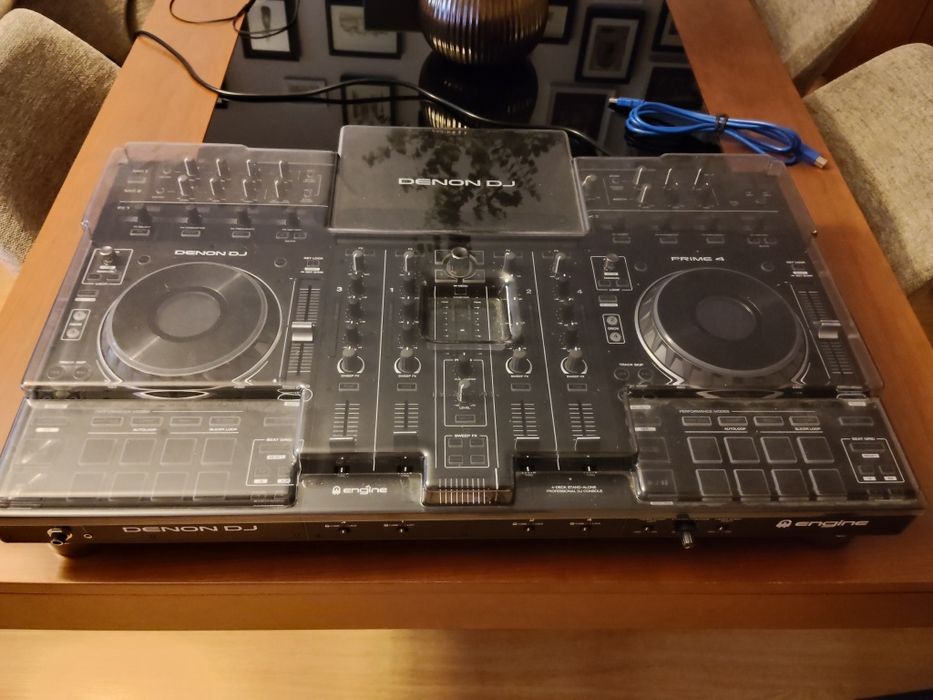 Denon Prime 4 + Deck Saber + SSD interno + Mala de transporte