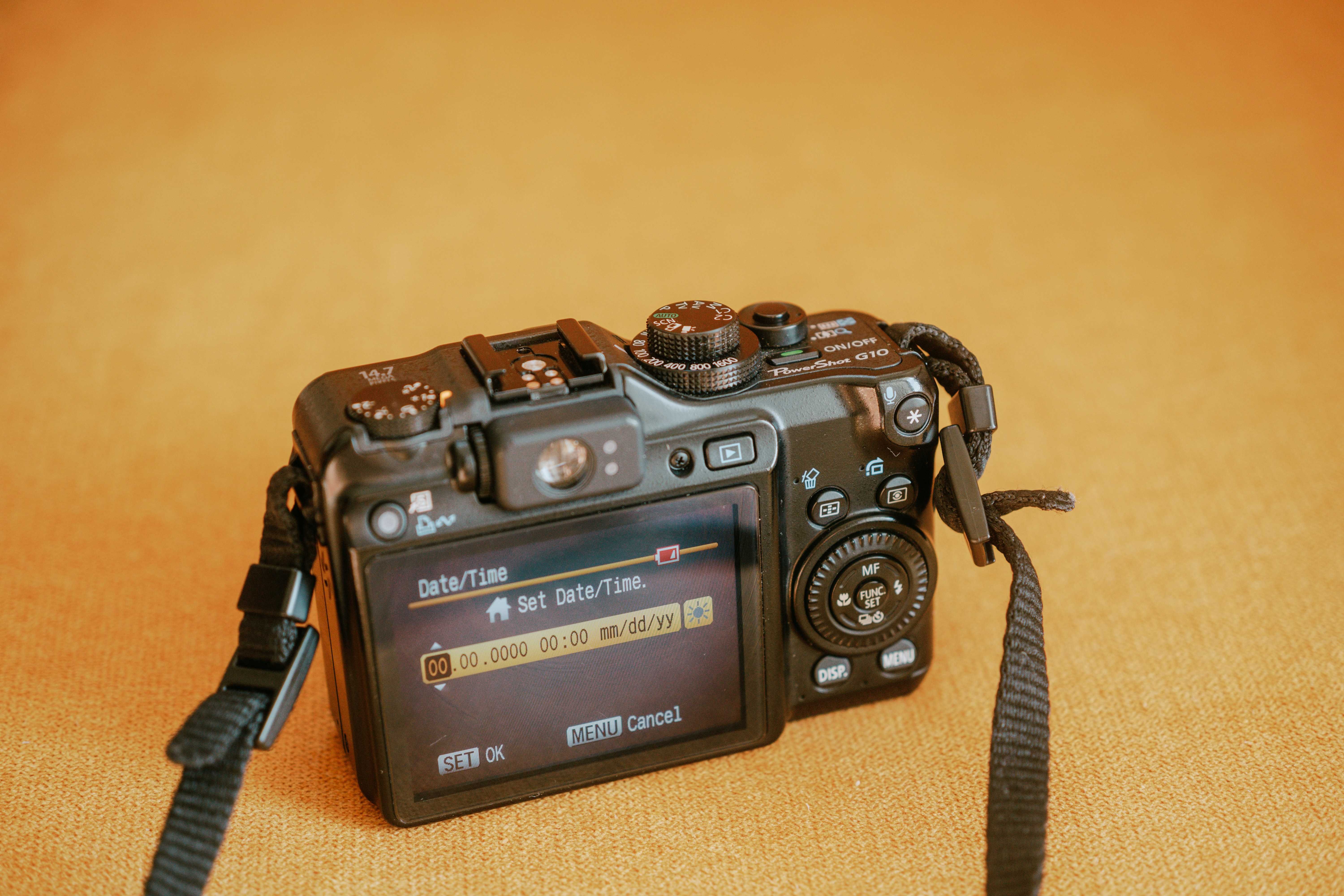 Canon Powershot G10 - sensor CCD