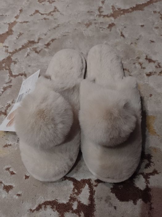 Beżowe pantofle ,kapcie