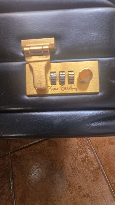 Mala Pierre Cardin de pele