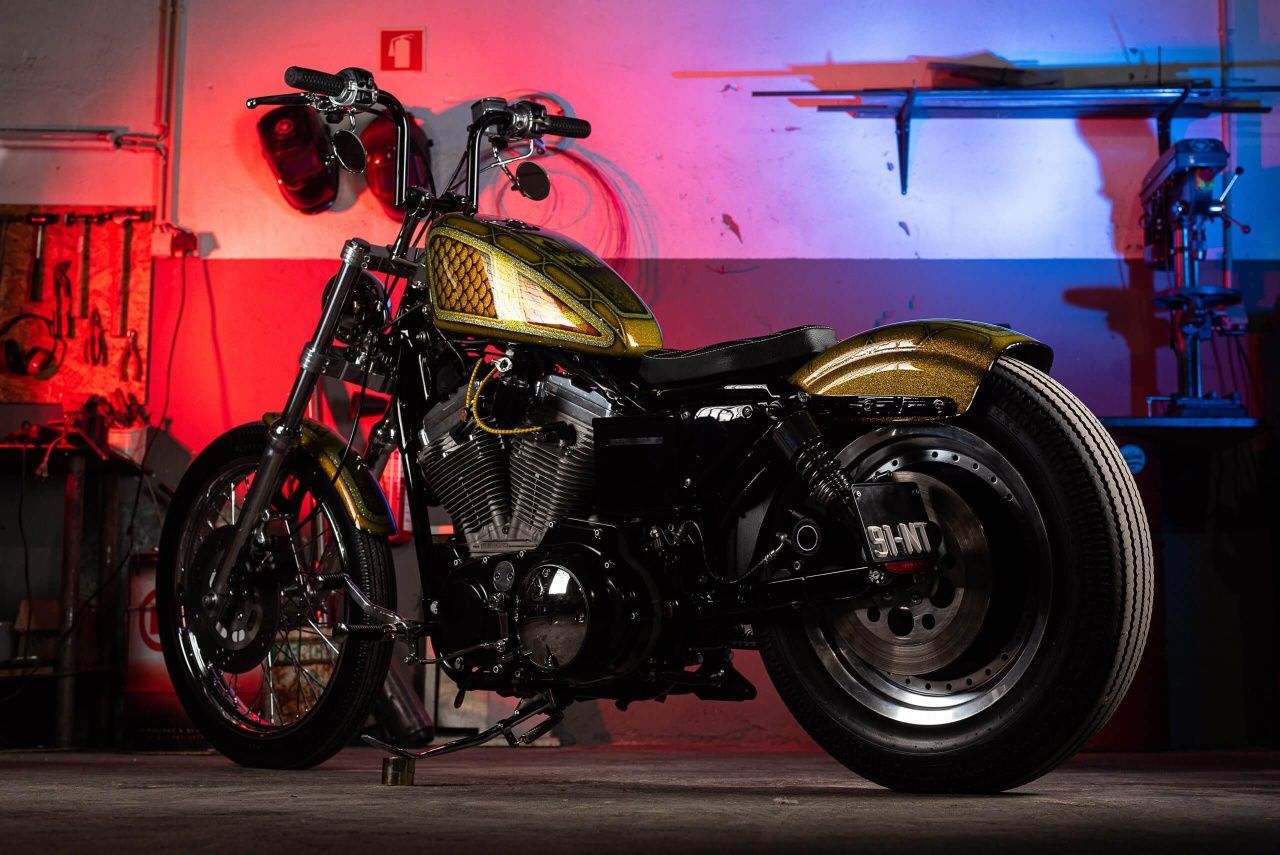 Harley Davidson sportster 883