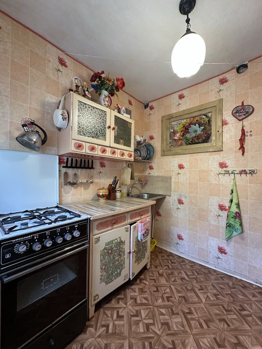 Без %. Продаж 2к. квартири вул. Салютна, метро Нивки