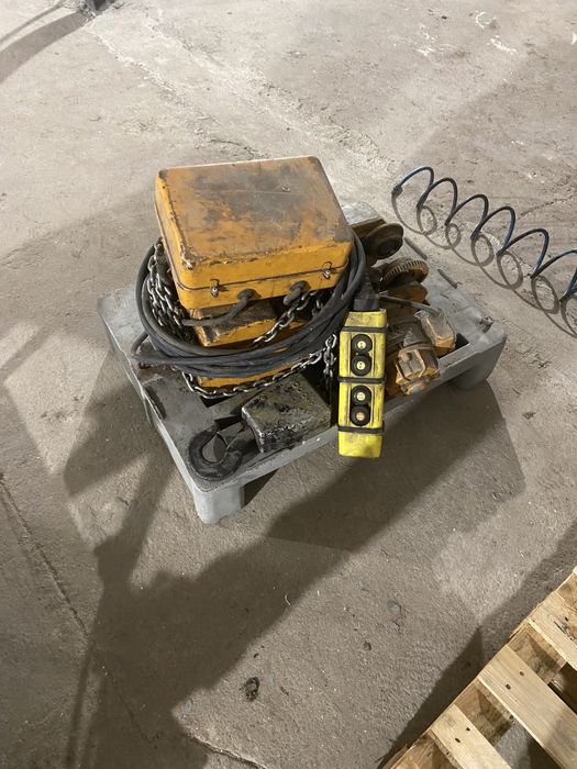 Wciagarka 1000kg 1T suwnica balkancar