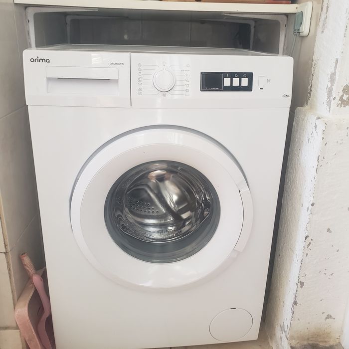 Máquina de lavar roupa com três de uso completa novo  marca  Orima  6k