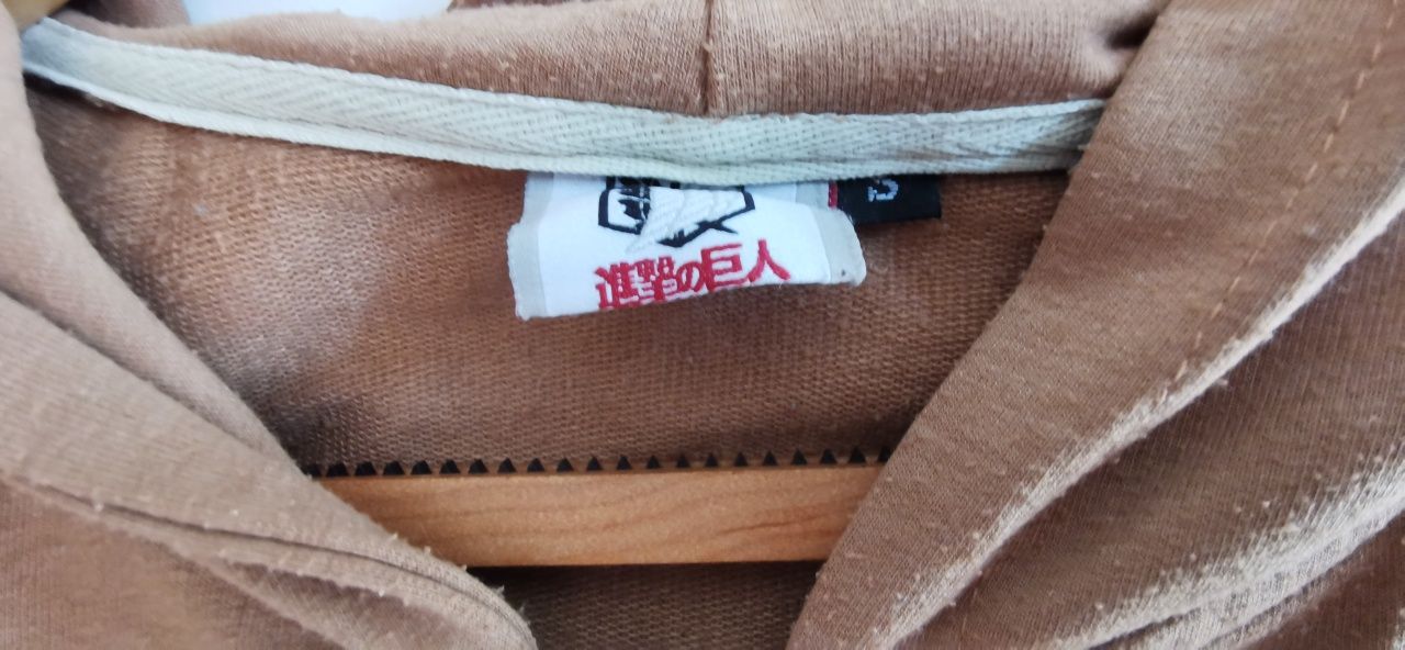 Bluza S Shingeki no Kyojin Atak tytanów