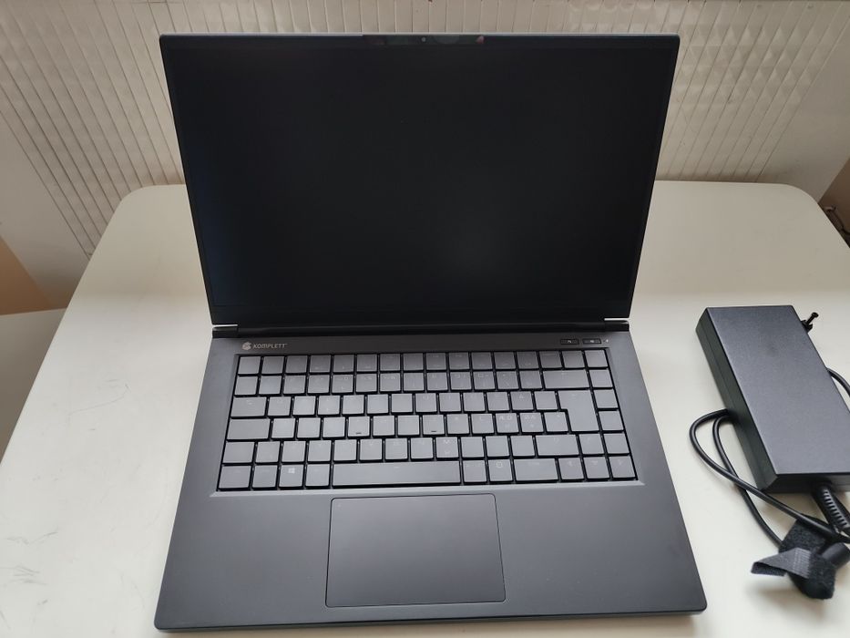 Gamingowy Laptop Intel Komplett QC7 RTX 2070 | i7-9750H | 16Gb | 256gb