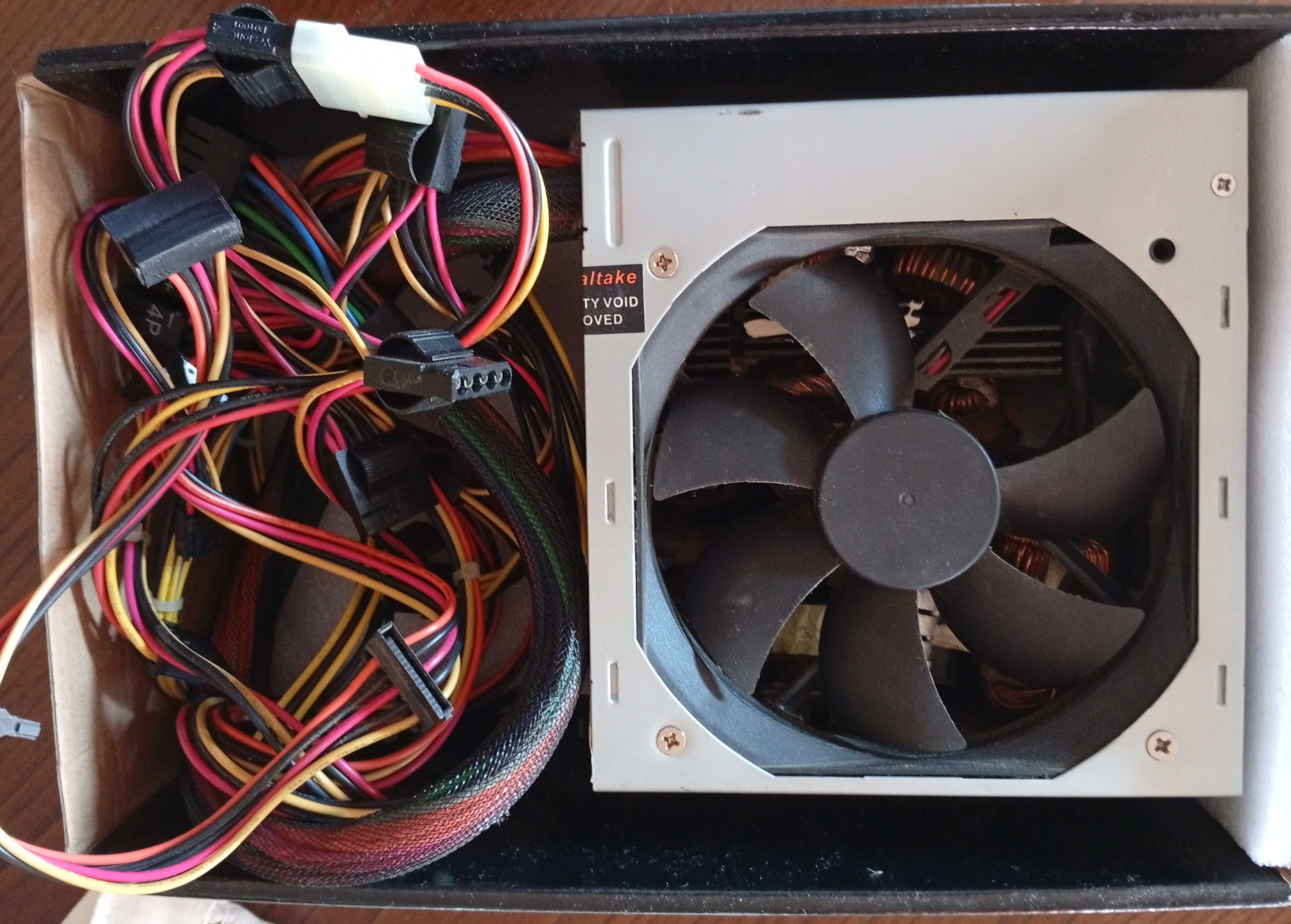 Fonte de Alimentação Thermaltake Litepower 700W