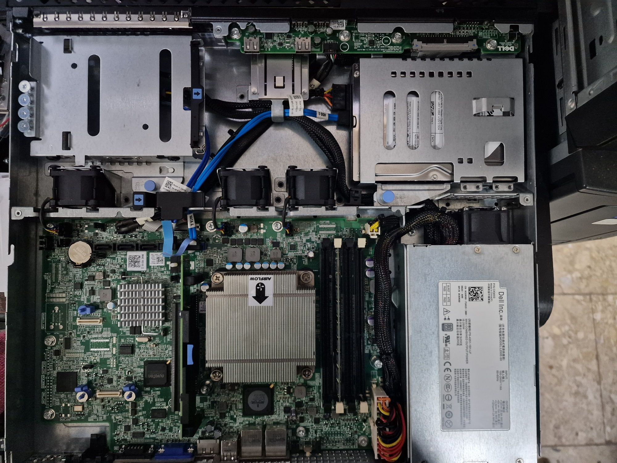 Сервер APC 9465 на базе Dell R210