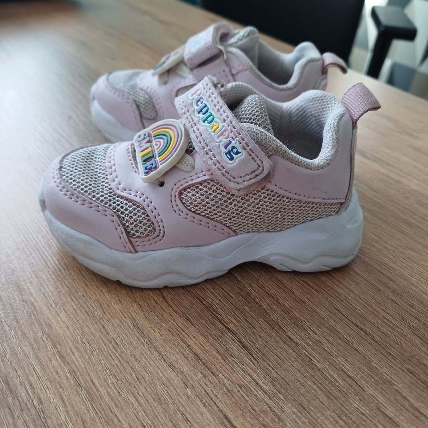 Buty, adidasy dziecięce rozm 20 Smyk Świnka pepa