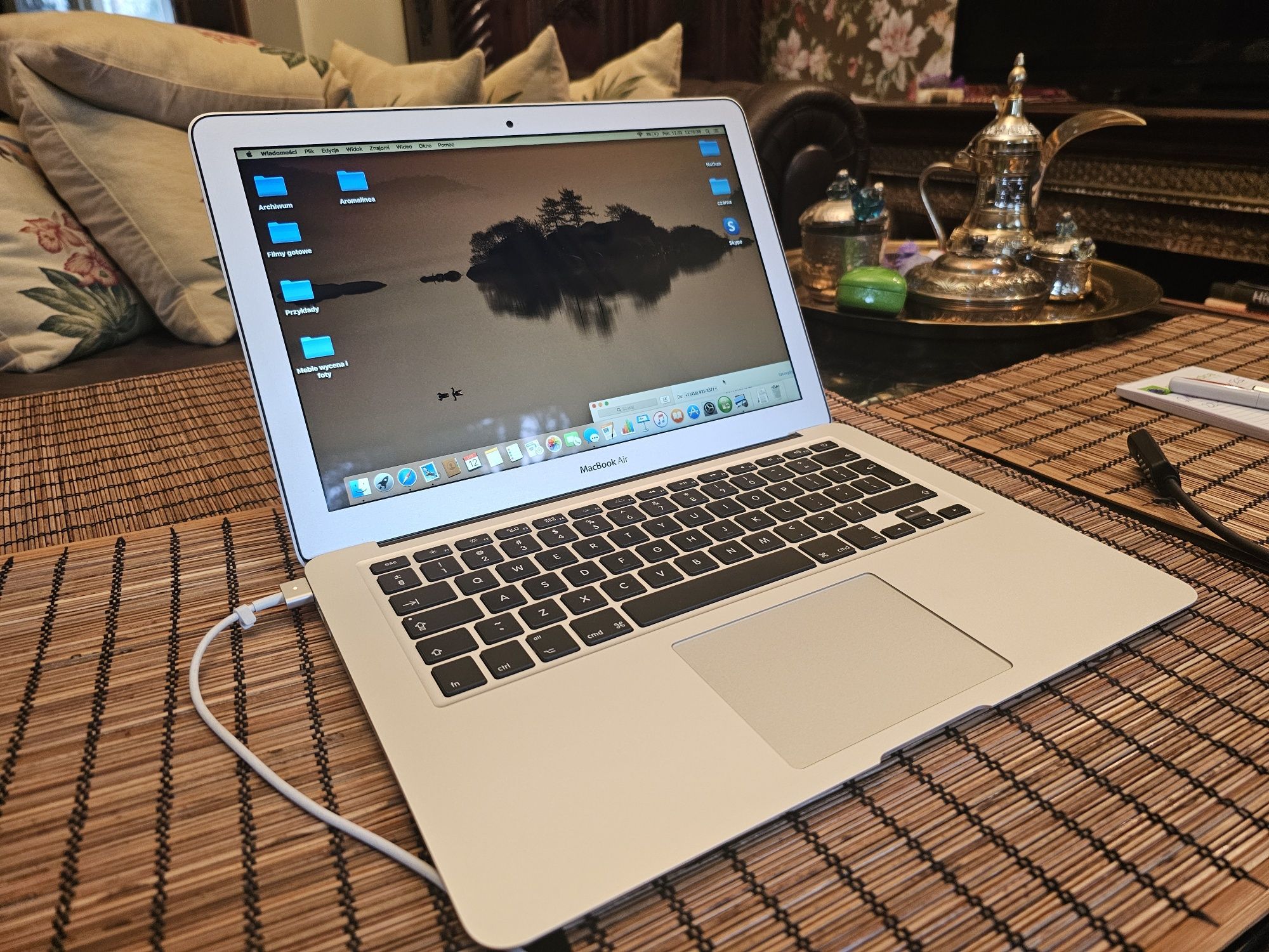 Komputer notebook laptop Macbook Air i5 4gb 128gb 13.3