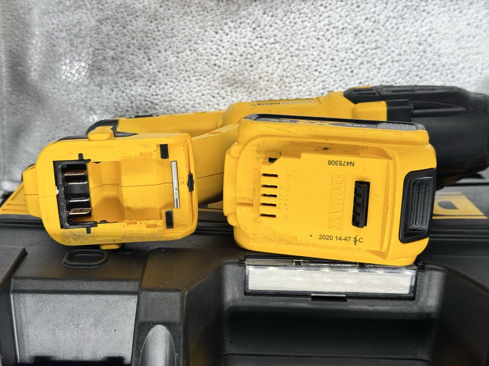 Перфоратор аккумуляторный бесщеточный DeWALT DCH133