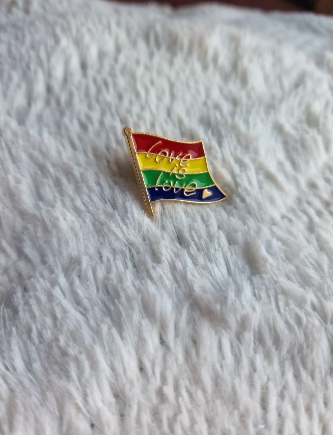 Przypinka pin wpinka broszka tęcza lgbt  love