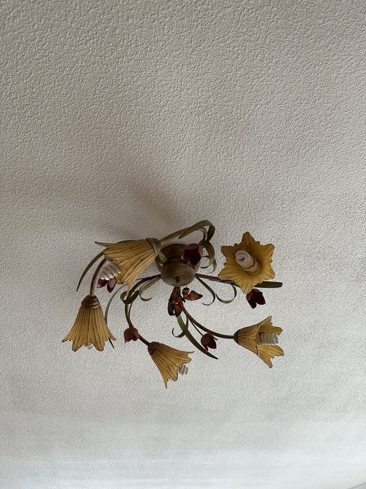 Люстра кована на 5 лампочок