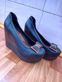 Шкіряні Жіночі туфлі виробництво Туреччина розмір 39 в ідеальному стан