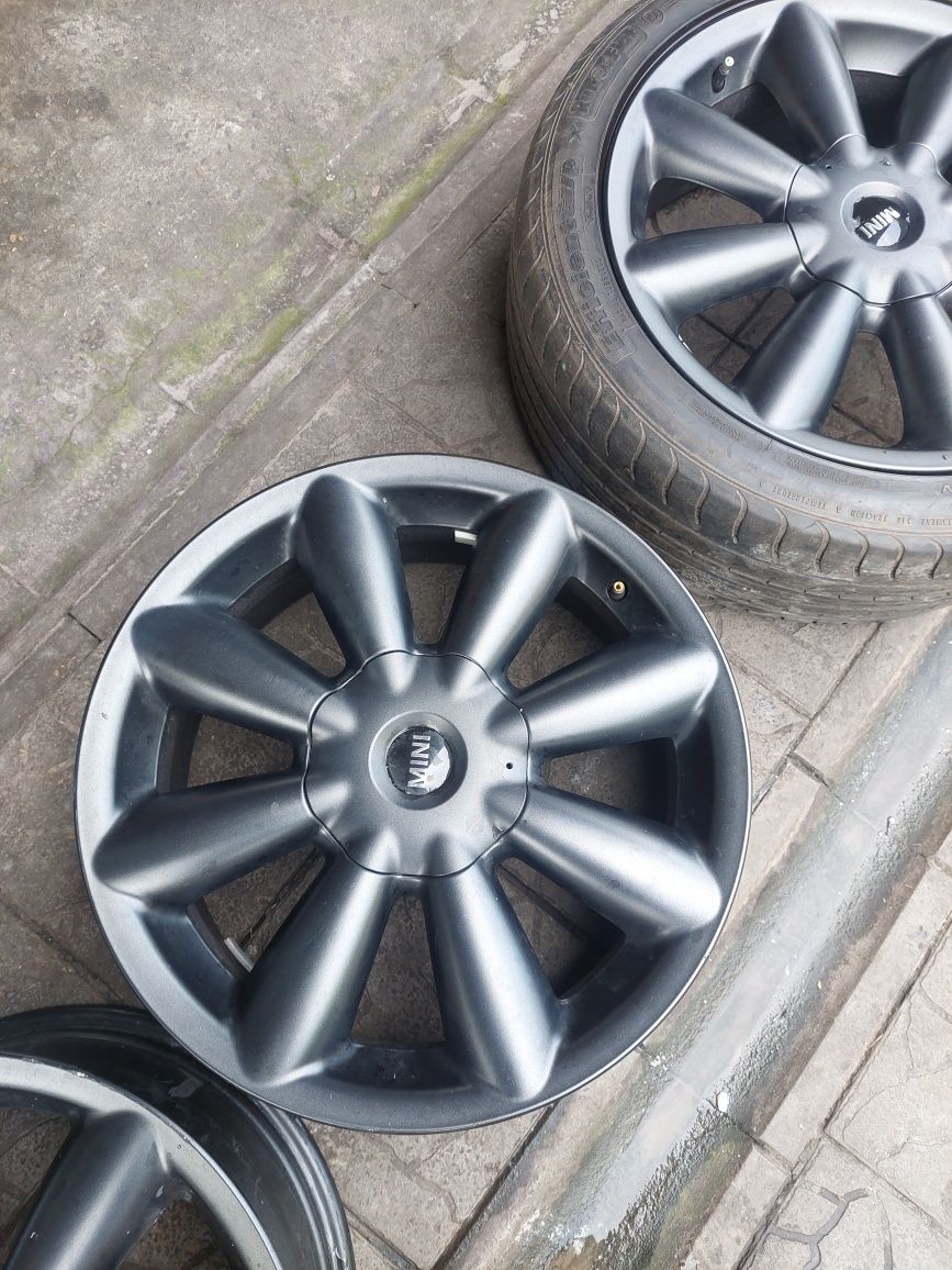 Диски Мини Купер. Mini Cooper. 5/120/R18. Et52. J7,5. Dia72,5.
 
Подр