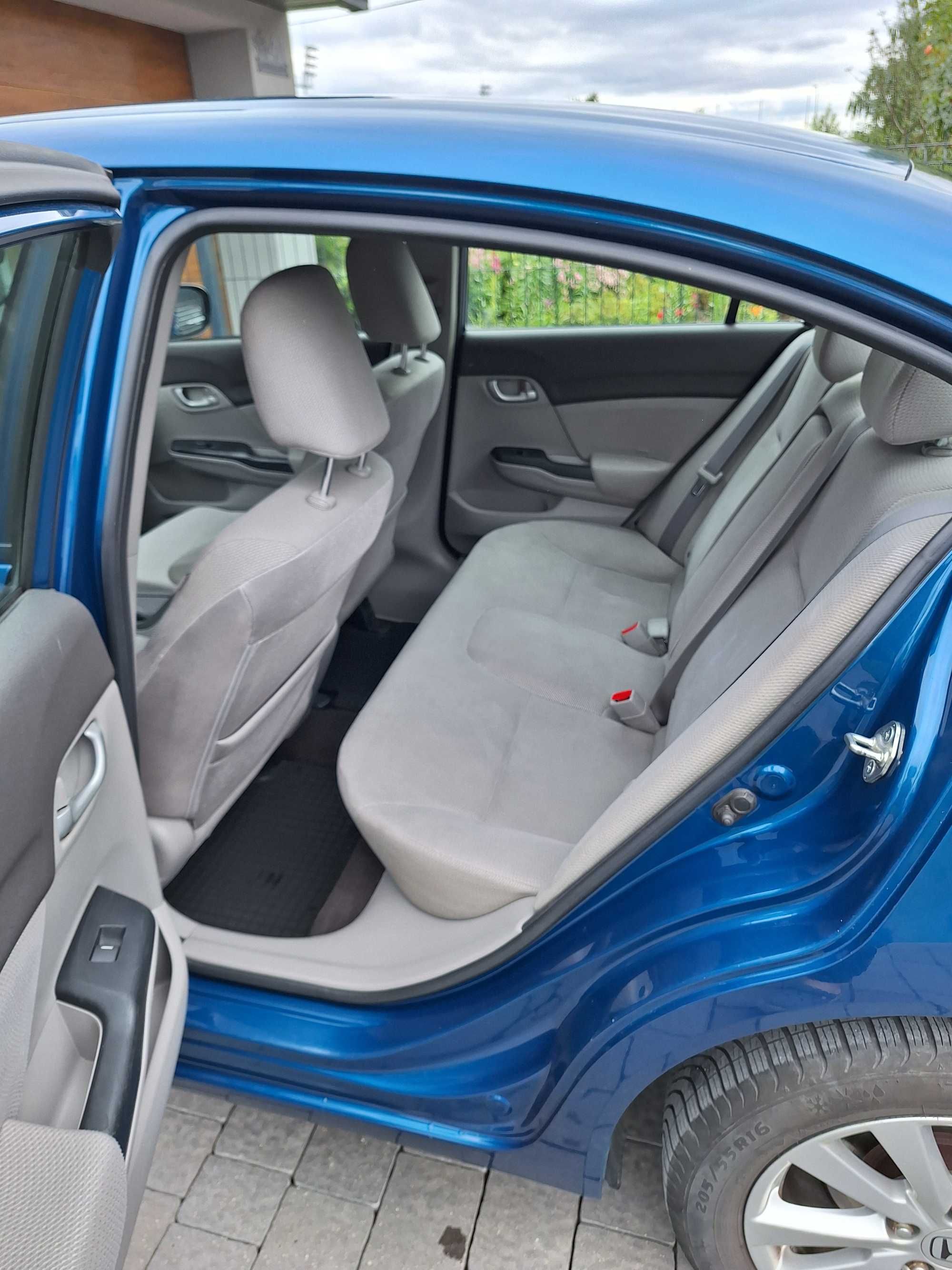 Honda Civic Sedan 1.8 2013r z polskiego salonu, PRYWATNIE