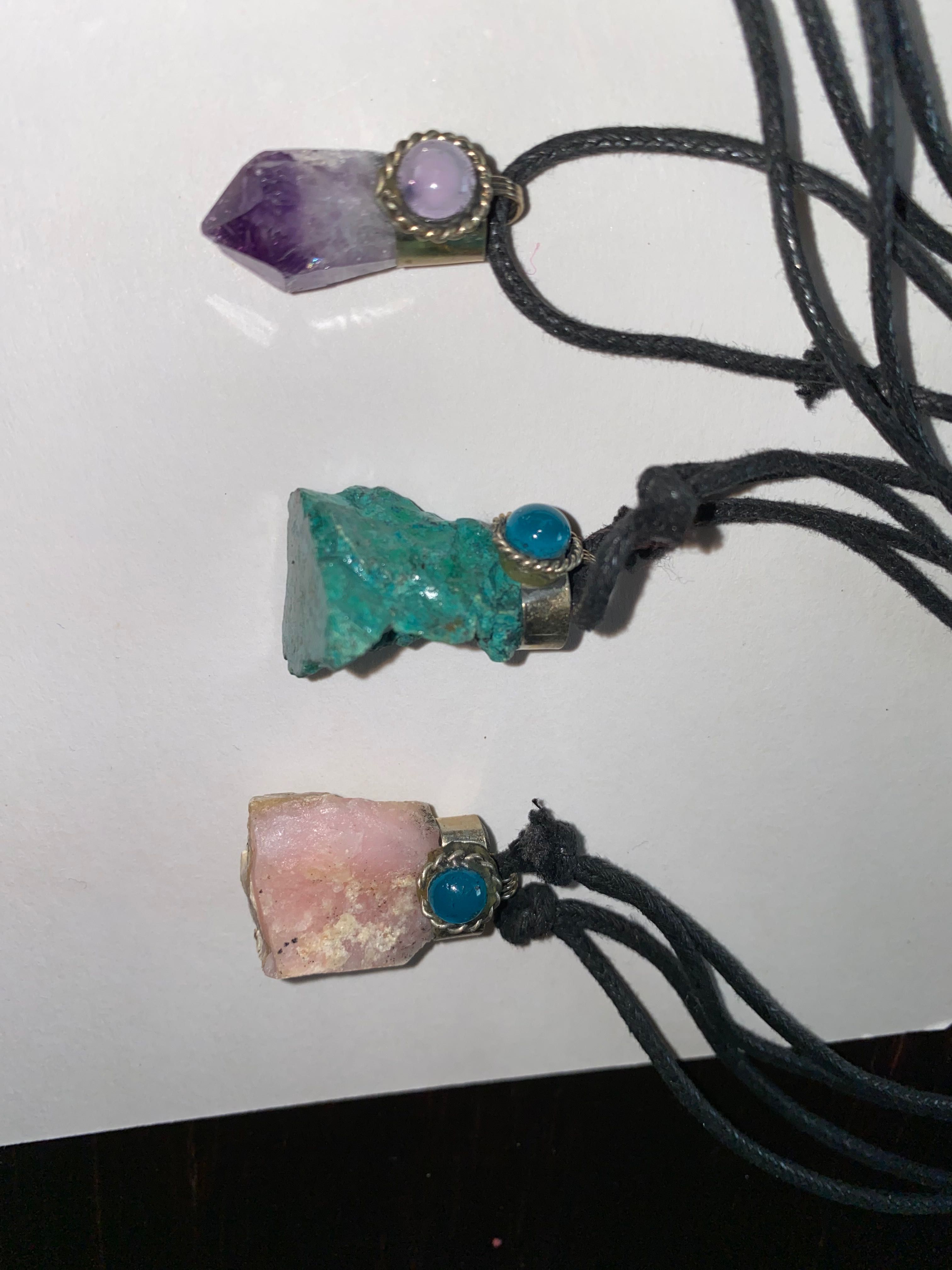 AMULETY Z PERU  zawieszki talizmany ochronne z kamieni naturalnych