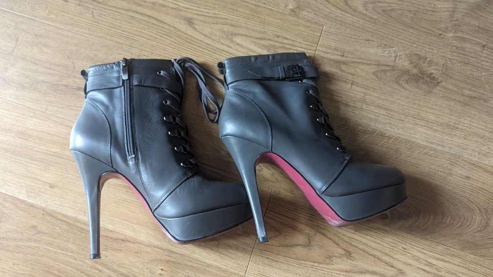 Buty krótkie kozaki,botki na obcasie