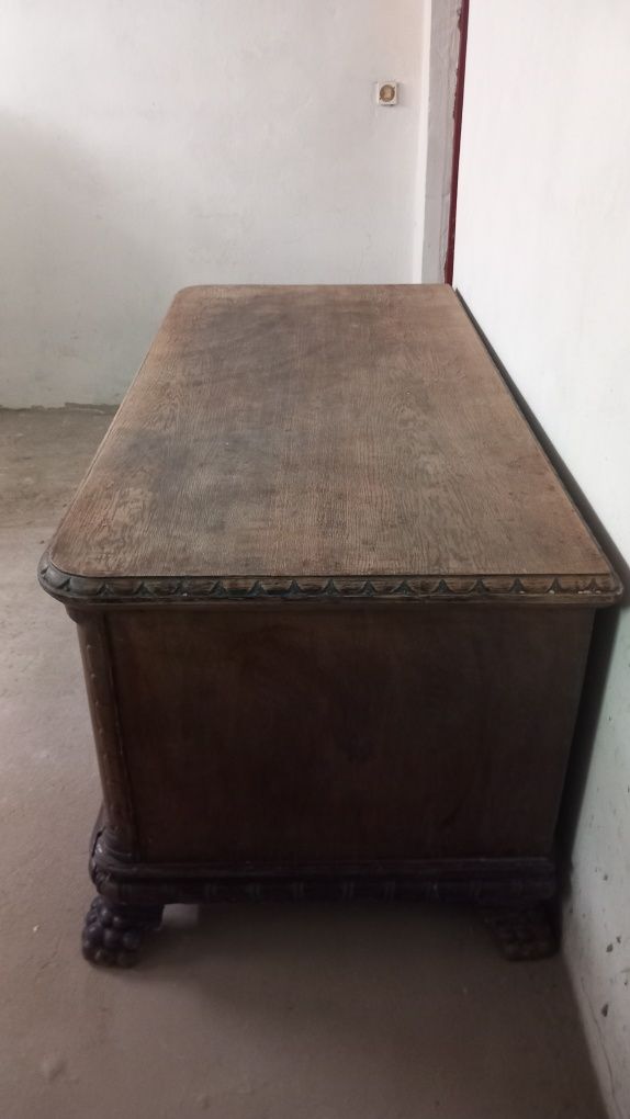 Piękne stare biurko zdobione drewniane