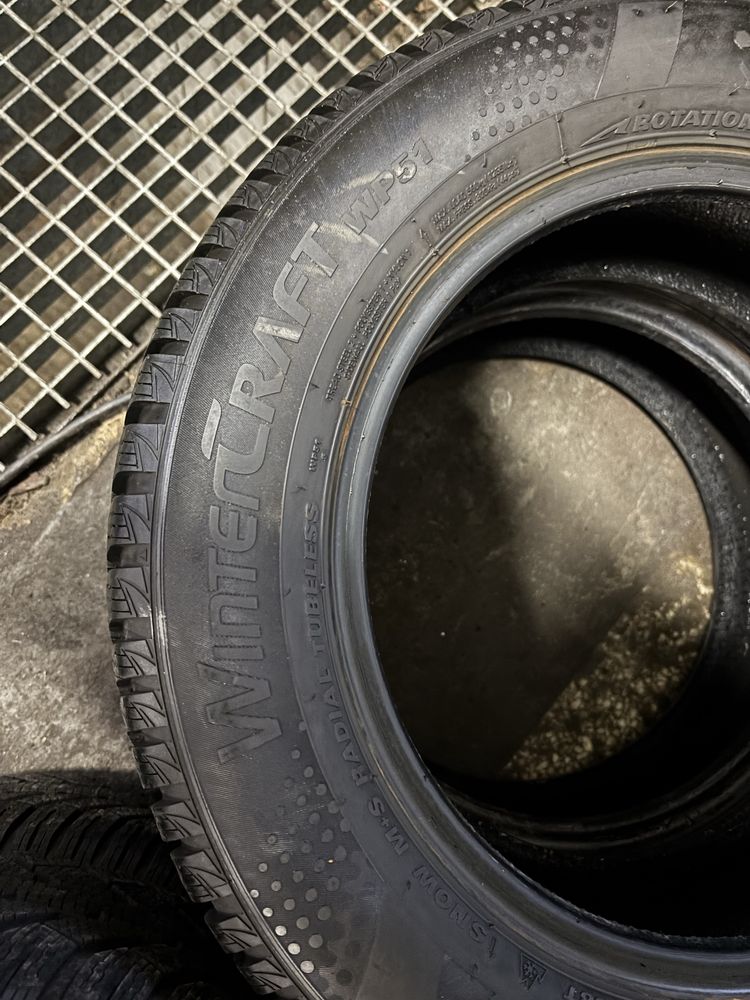 Para opon zimowych 185/65 R15 Kumho