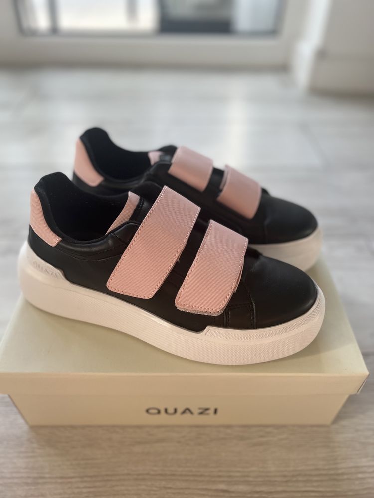 Quazi sneakersy r39