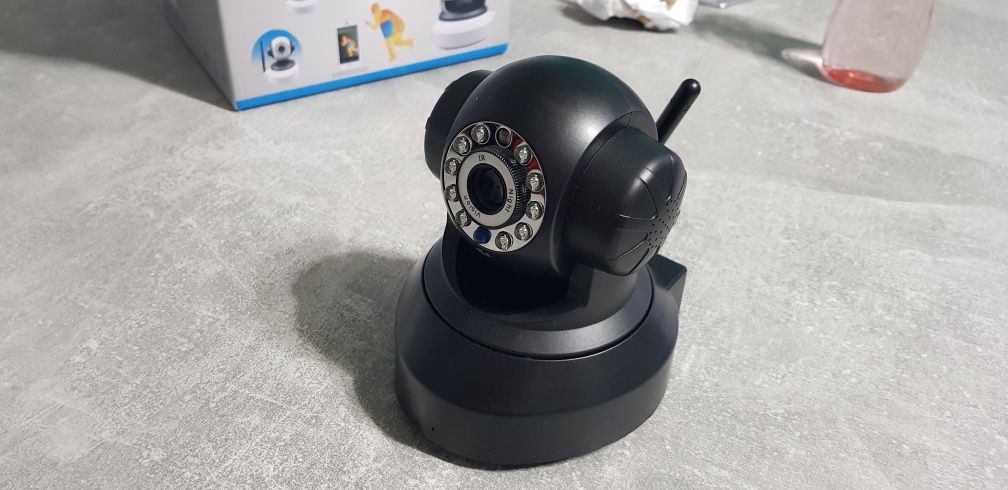 Kamera IP wi-fi wireless niania obrotowa.