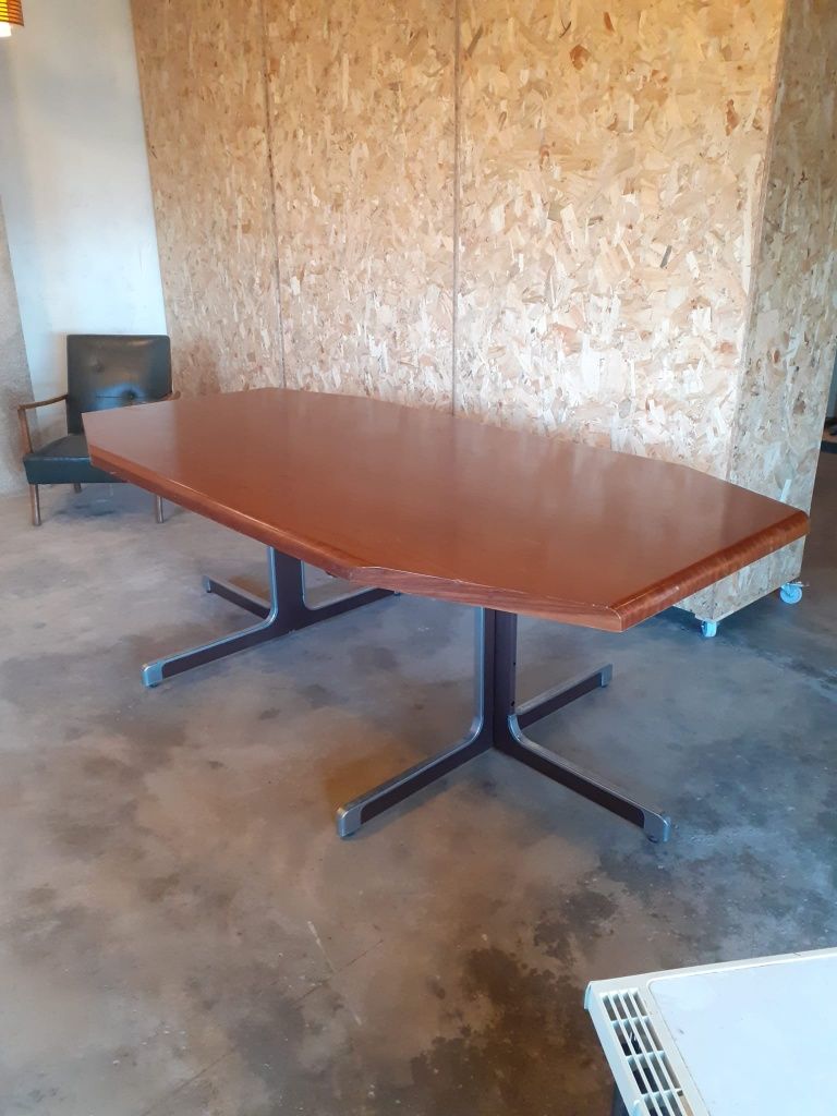 Grande mesa design vintage anos 70 para 8 ou 10 lugares