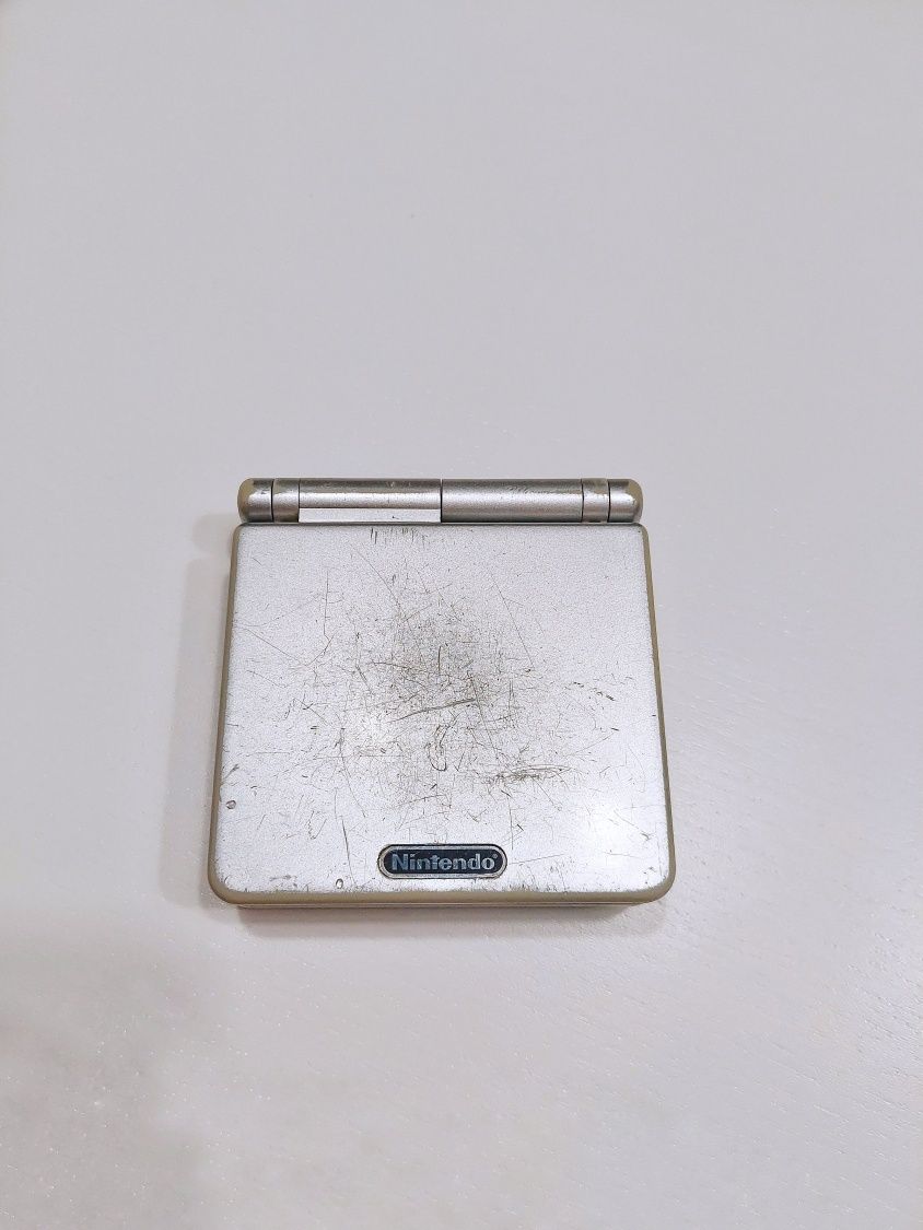 Gameboy advance SP Silver