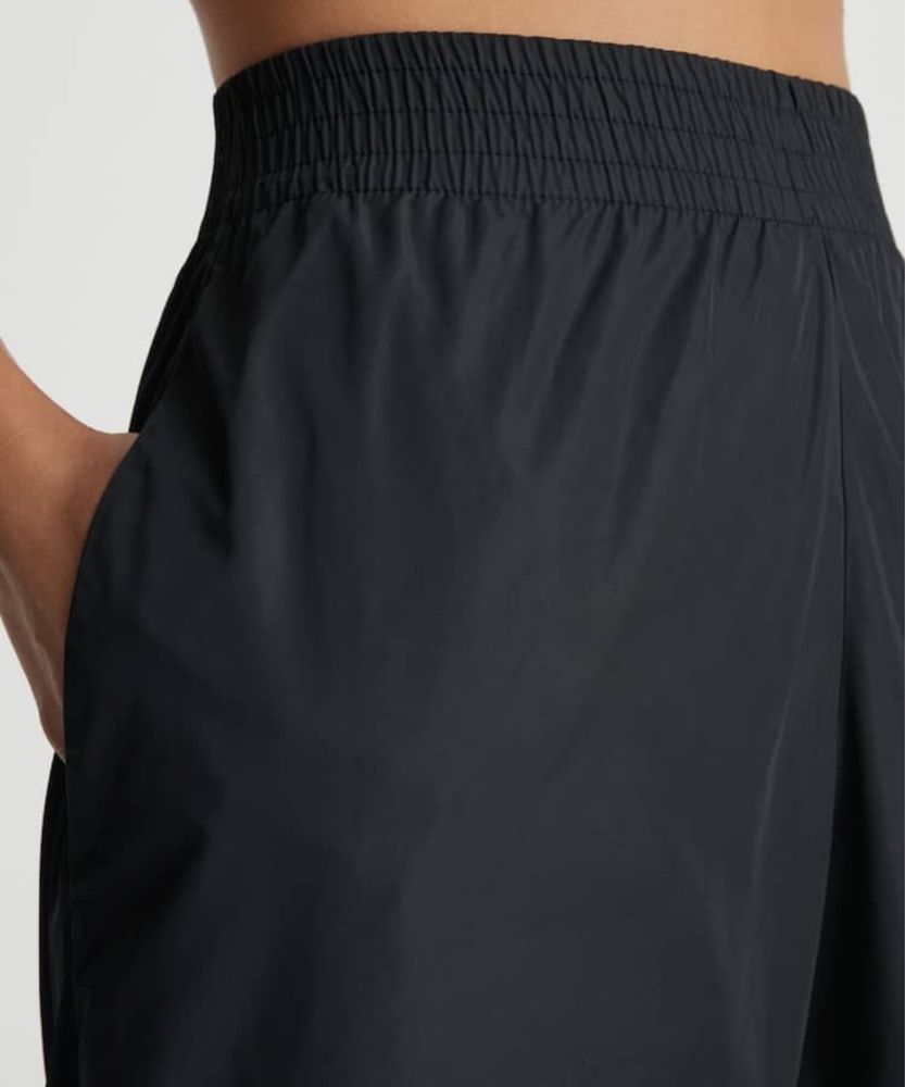 Спортивні нейлонові штани Oysho M L чорні шаровари широкі жіночі легкі