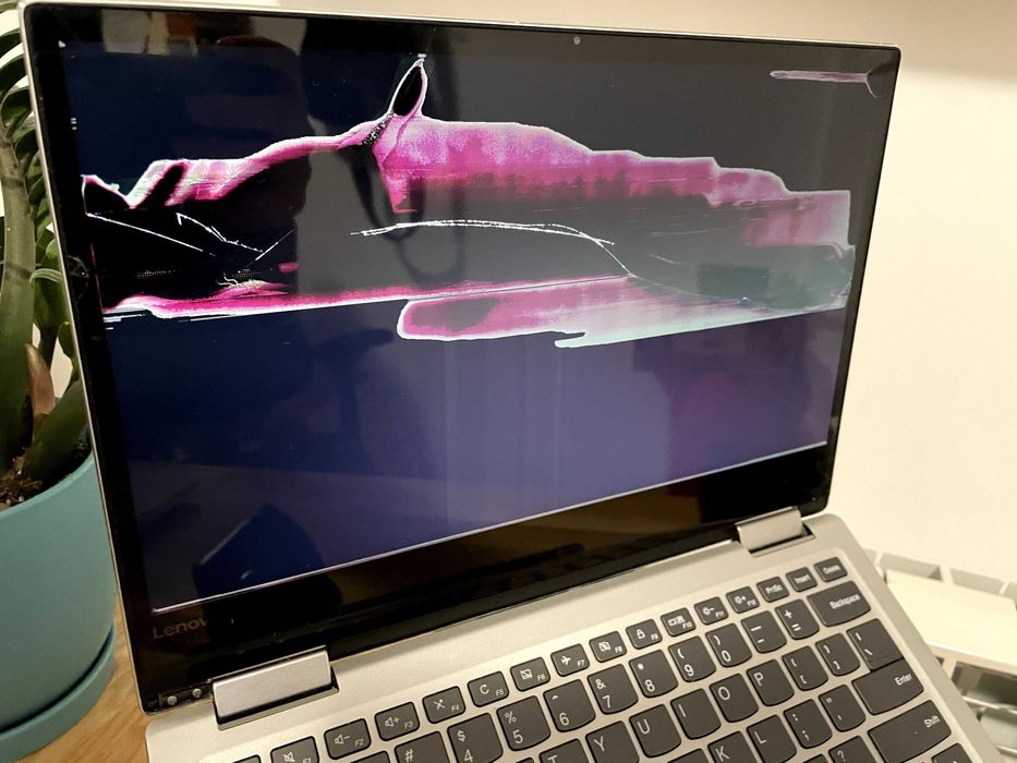 Laptop Lenovo YOGA 720 - uszkodzony, i5-8250U, 256GB SSD, 8GB RAM