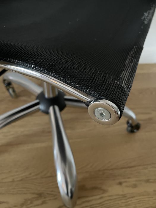 Крісло офісне чорне сітка, офісний стілець