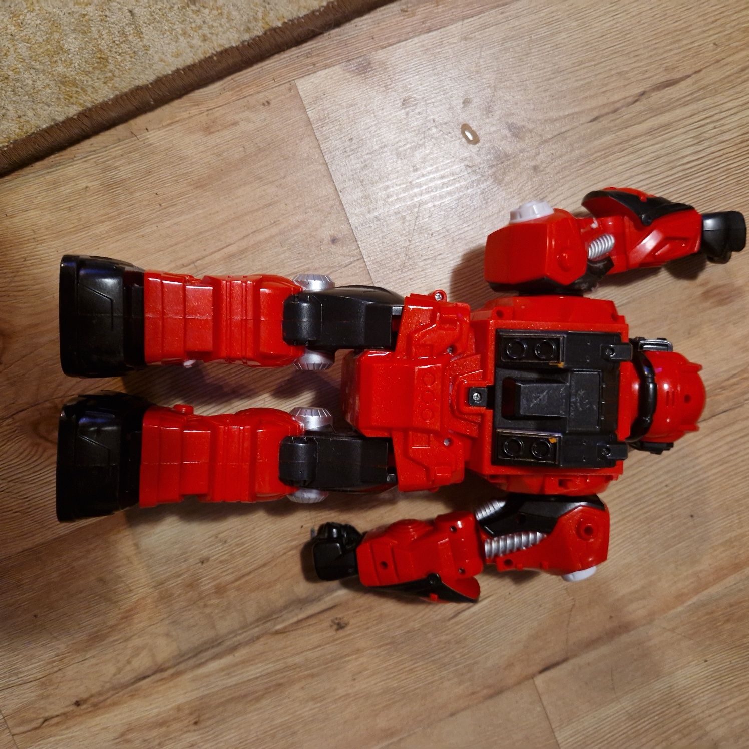 Robot kathy-haster na pilota